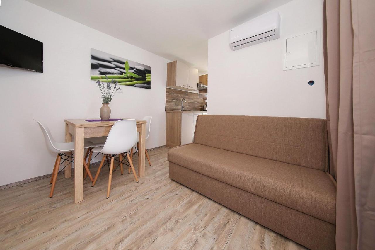 Mobile Home Plumeria 1 Biograd Na Moru Buitenkant foto